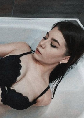 Проститутка Моника