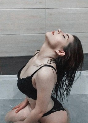 Проститутка Моника